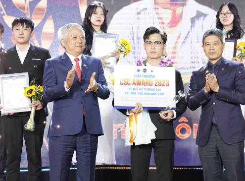 Sinh viên Dương Công Sơn Trường Đại học Xây dựng Hà Nội nhận giải CSC Award 2023 trị giá 150 triệu đồng